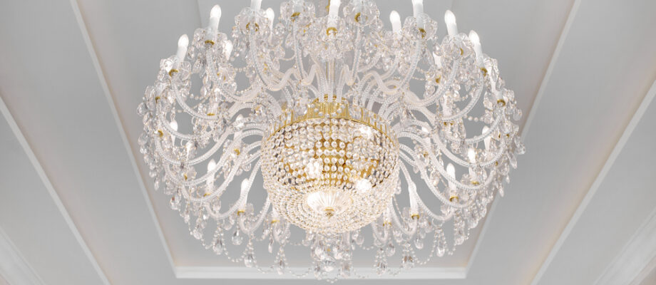 Chandeliers vs. Pendant Lights: What’s the Difference?