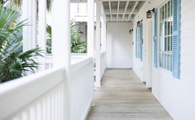 How to Decorate Your Front Porch for Every Season